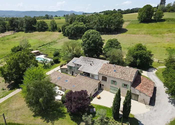 Domaine Bellavigne Gites et SPA Forcalquier avec Piscine