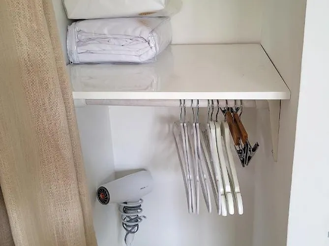 Chambre climatisée lit double dans villa - Proche Centre Tramway Montpellier