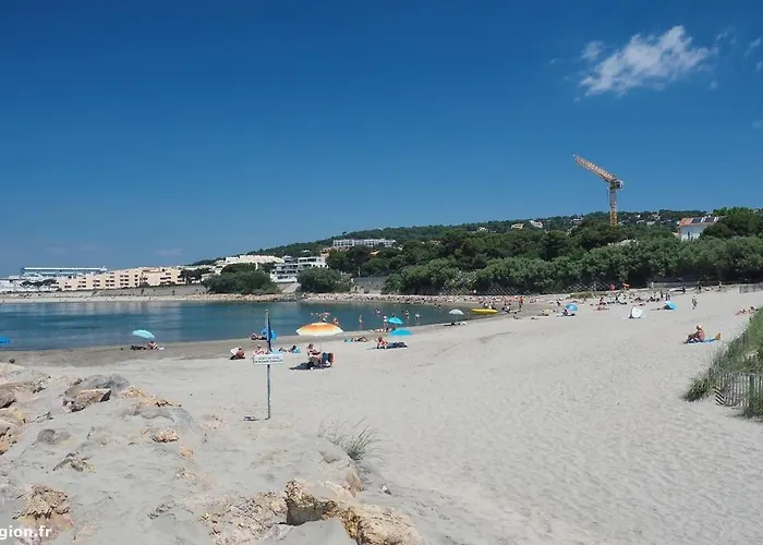 Grande chambre dans villa proche de la plage Sète