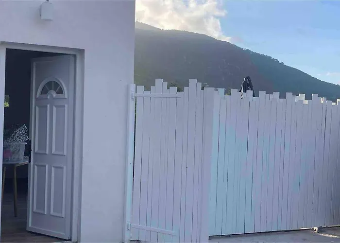 Petite maison avec terrasse. Ajaccio 