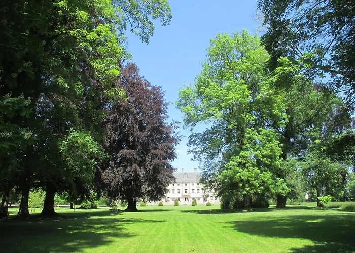 Les Monthairons Hotels
