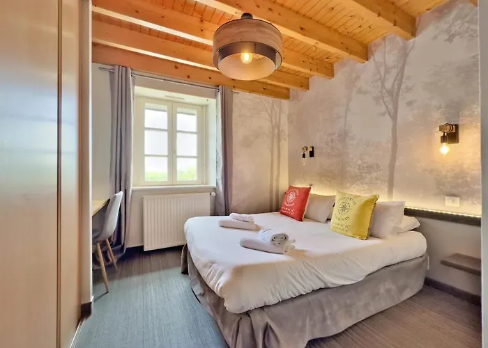 Locronan Hotels