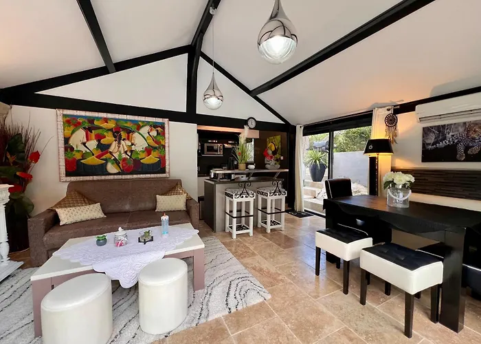 Gîte des Estelles Axel avec espace Jacuzzi Cavaillon avec Piscine