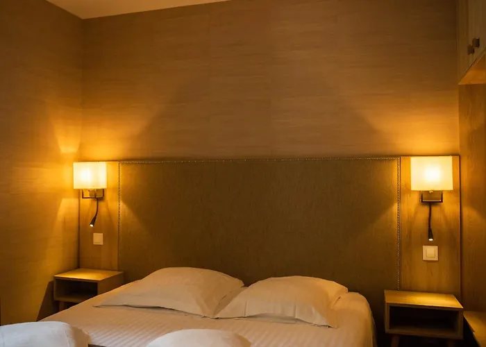 Montlivault Hotels