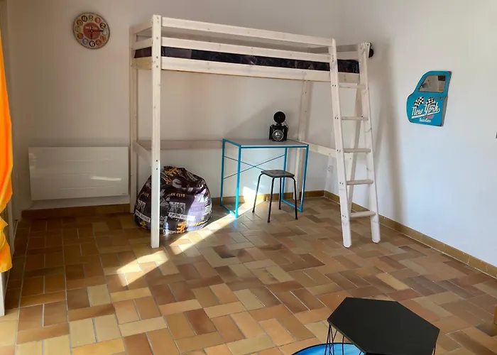 Villa Au pont des Charettes à Uzès avec Piscine