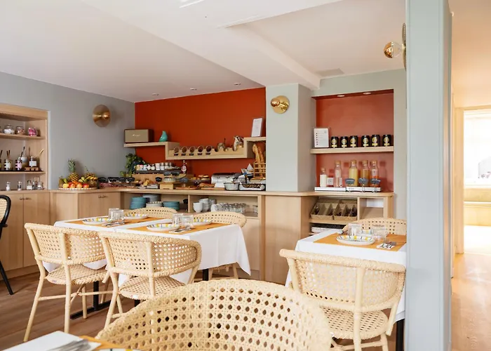 Hotel Des Batignolles Paris