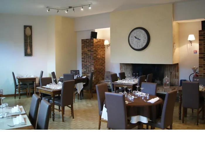 Puy-l'Eveque Hotels
