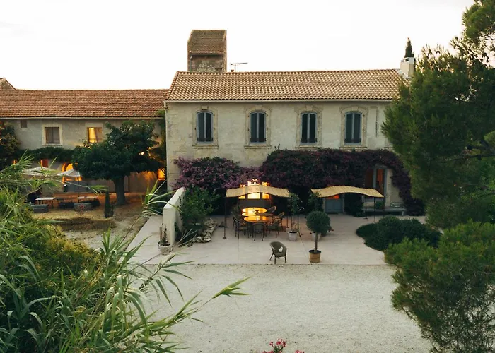 Maison Tara Verte Au Mas Montredon Arles