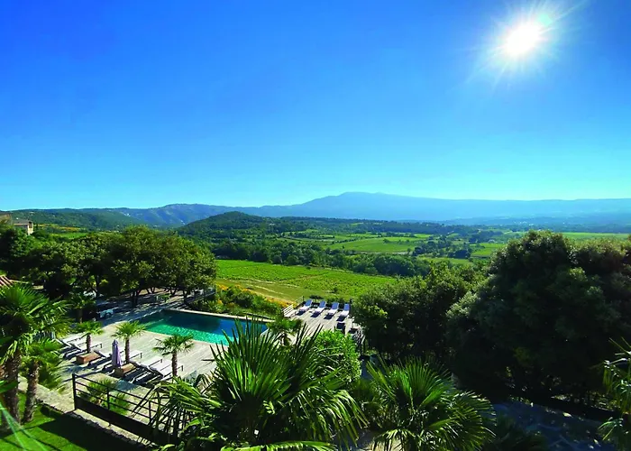 Hotels in Crillon-le-Brave