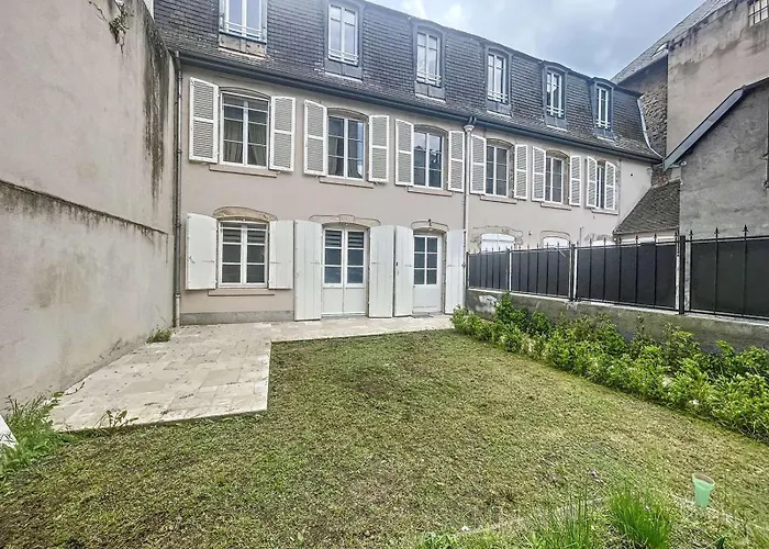Maison De Maitre Plein Centre Montluçon Privée