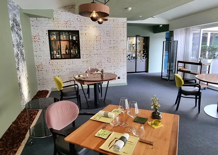 Charmes-sur-Rhone Hotels