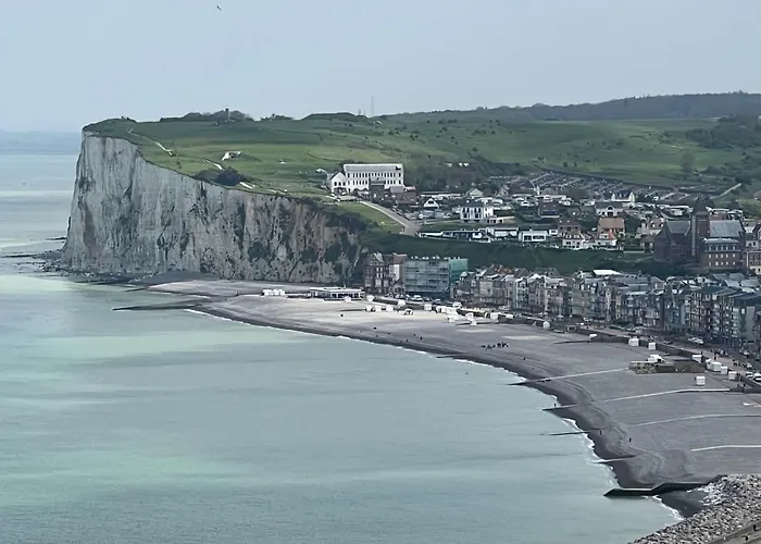 Caprices Ensoleilles Chambre 1 A 2 Pers Possibilite 2Eme Chambre Avec Lit King Size En Supplement Avec Capacite 4 Pers Vue Panoramique, Petite Vue Mer, 300 Metres Plage Mers Les Bains Le Treport Petit Dejeuner Servi En Chambre En Option