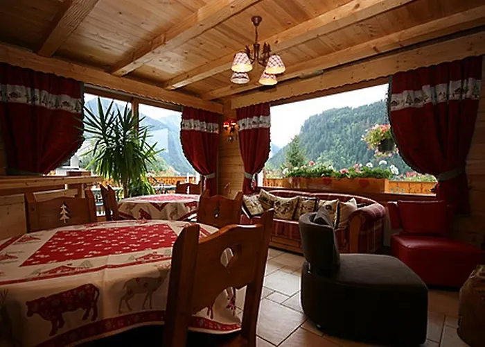 Le Castellan Hotel Châtel