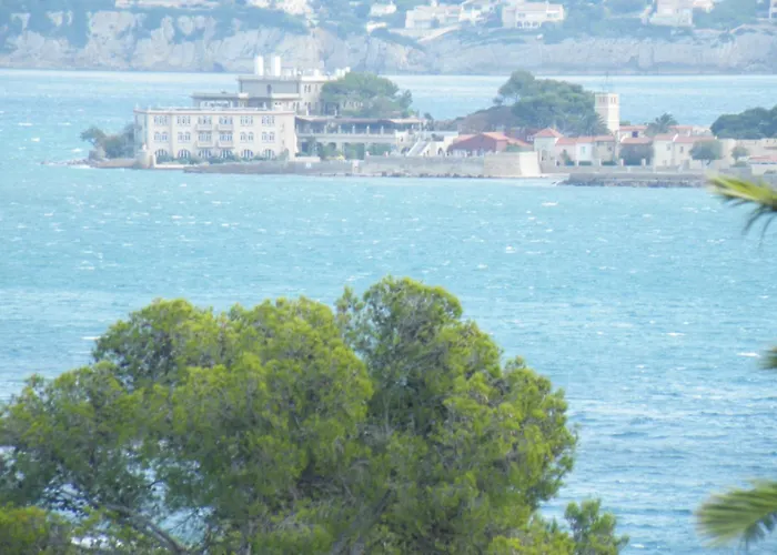 Le Hameau de la Crique de l'Anglaise Bandol avec Piscine