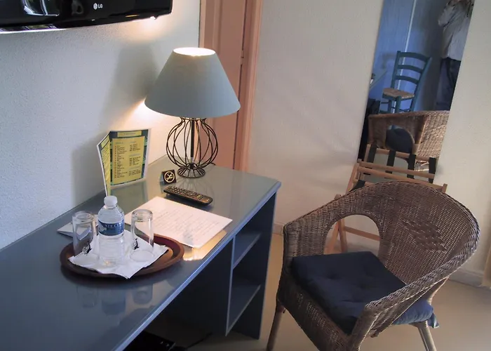Logis Hotel L'Esterella Saint-Raphaël