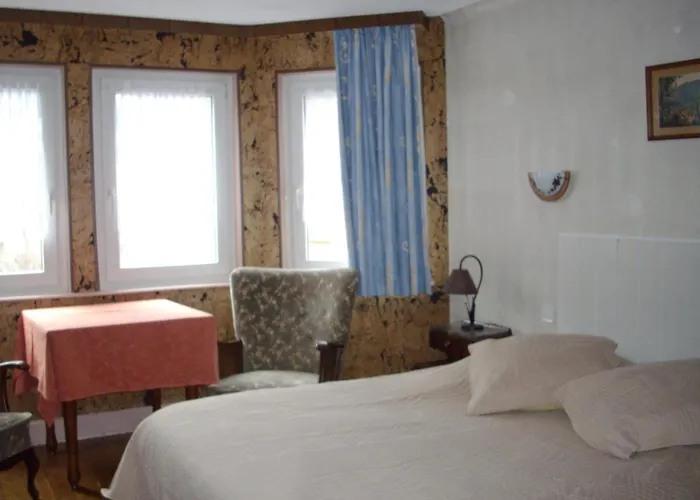Lutzelbourg Hotels