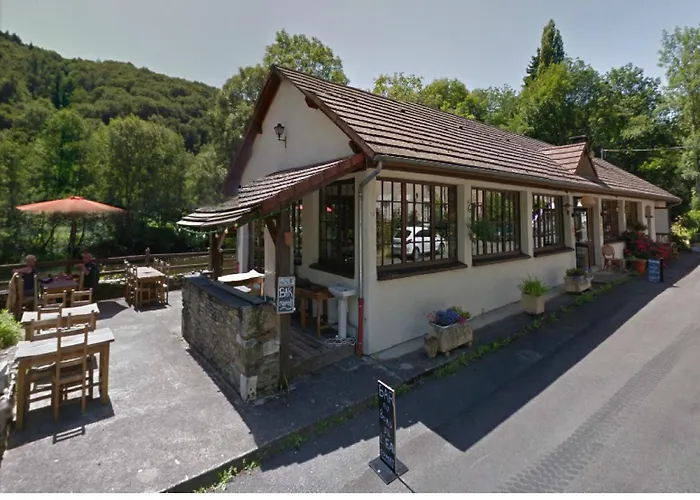 Chouvigny Hotels
