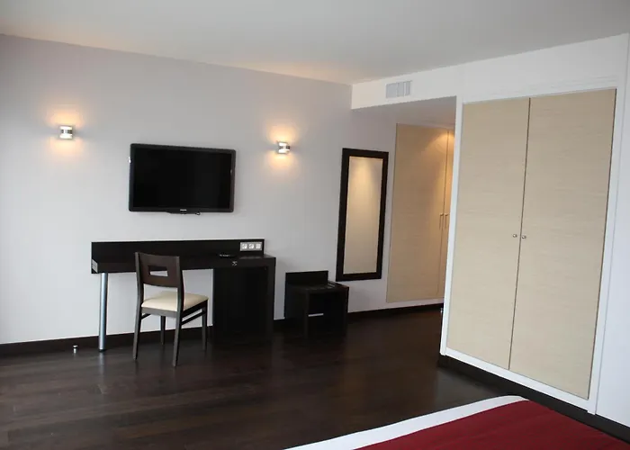 Belleville-sur-Loire Hotels