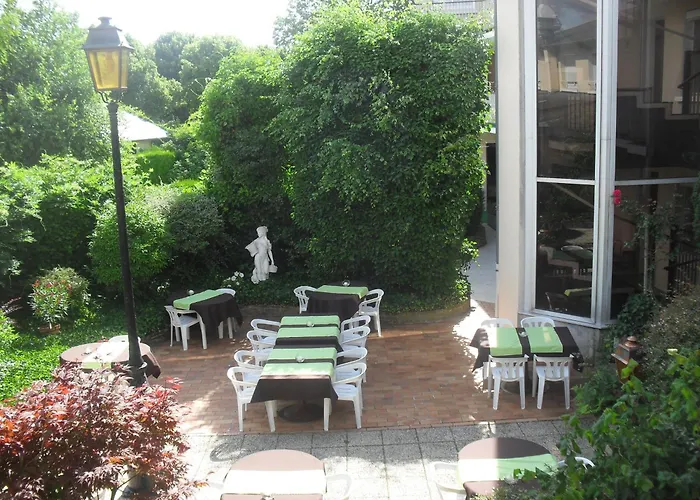 Contact Hotel De France Contres-Beauval-Cheverny Le Controis-en-Sologne