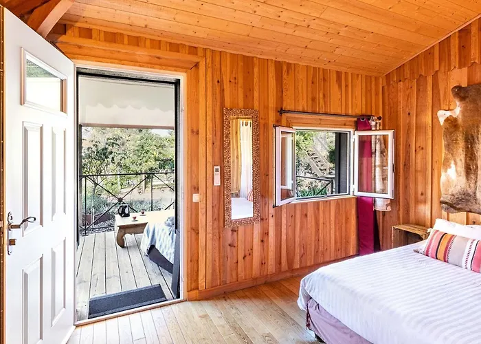 Le Barp Hotels