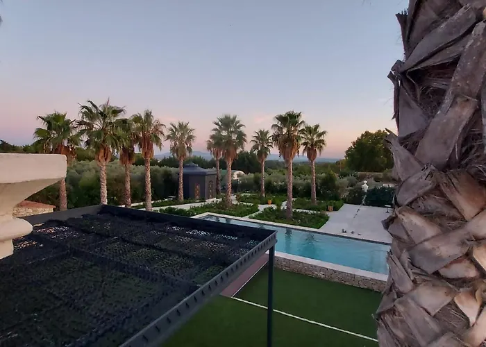 Blue Palm Provence Villa & Suites Aix-en-Provence