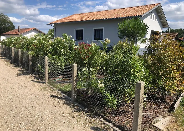 Les logis d'argent Studio indépendant Parking Entrée autonome Linge de Lit et Serviettes Wifi fibre TV connectée Mimizan acceptant les animaux