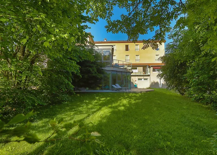 Lanarce Hotels