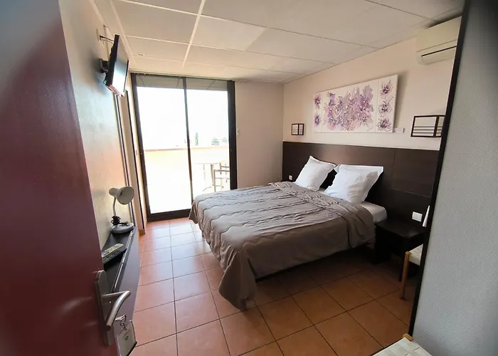 Chateauneuf-les-Martigues Hotels