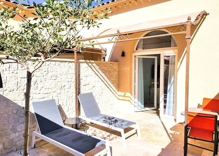 Niozelles Hotels