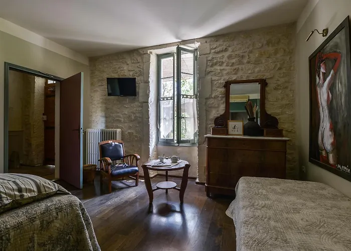 Saint-Etienne-du-Gres Hotels