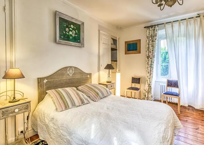 7 Bedroom Cozy Home In Rodez avec Piscine