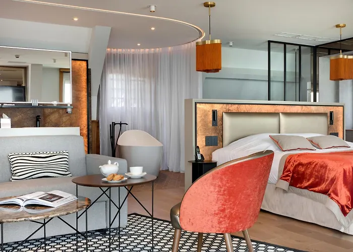Billiers Hotels