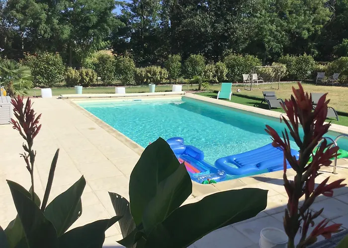 Gite Les Sables Calme Proche Zoo De Beauval & Chateaux, Avec Piscine Mareuil-sur-Cher avec Piscine