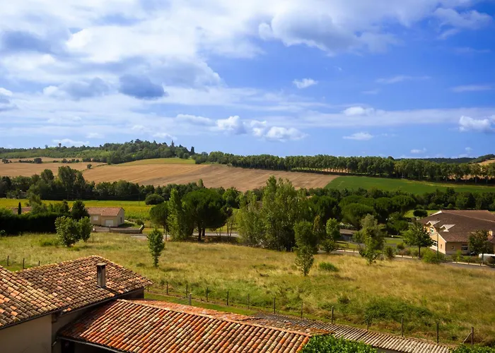 Cuq-Toulza Hotels
