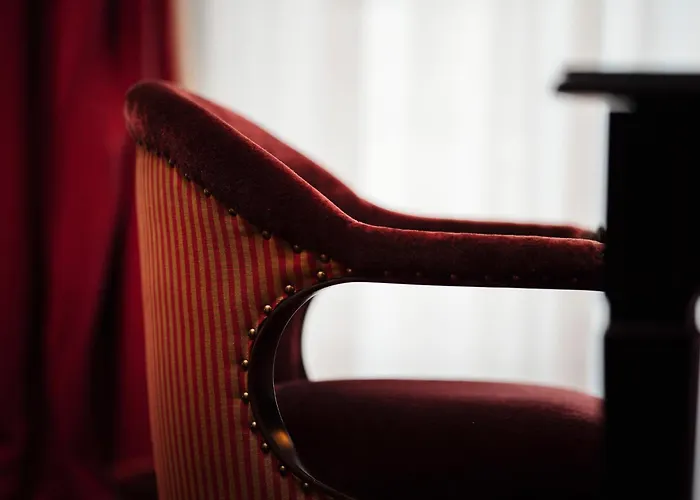 Maison Athenee Paris