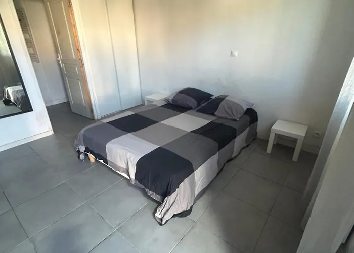 Studio Indépendant - Quartier Résidentiel Marseille avec Piscine