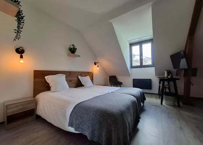 Accous Hotels