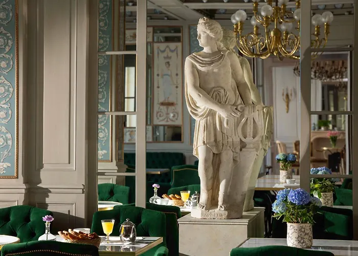 Hotel Du Quai Voltaire Paris