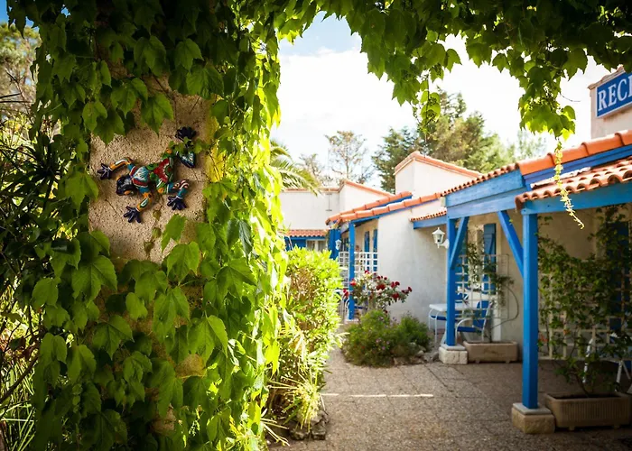 Hotel Des 4 Vents "Esprit Camargue" Parking Prive Gratuit Aigues-Mortes