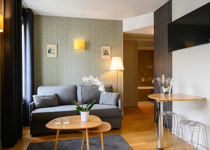 Hotel Helzear Champs-Elysees By Esteem Paris