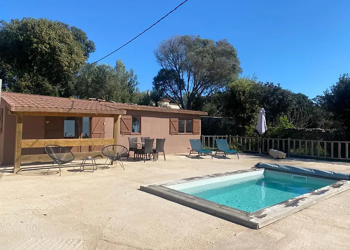 Petit chalet d’été avec piscine privée chauffée Bonifacio 