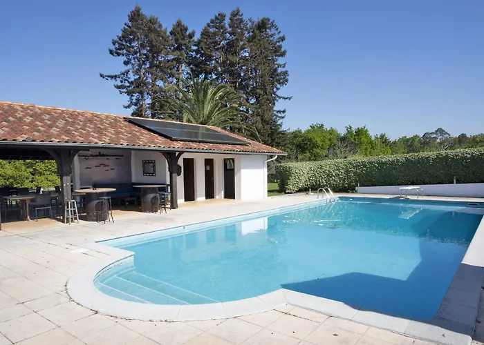 Villa Beltzenia Txoko à Urrugne avec Piscine