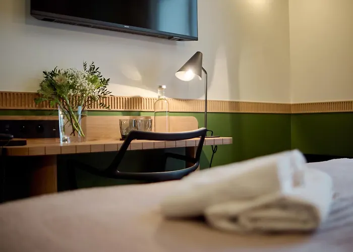 6 Vh Hotel Paris
