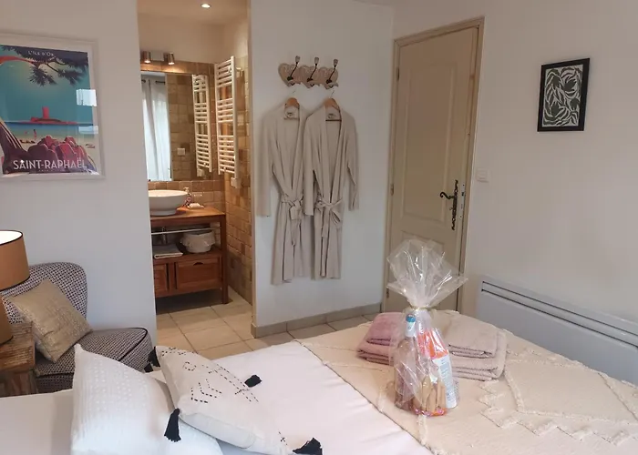 Jolie petite suite Côte d'Azur. Fréjus