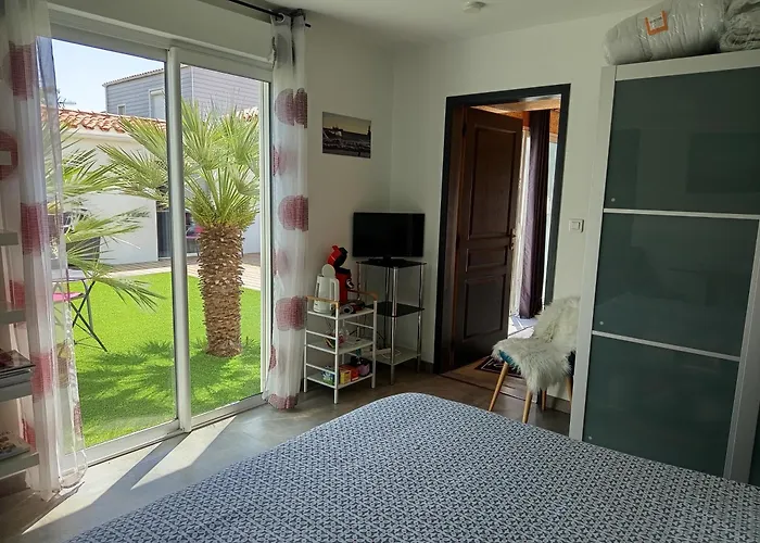 Chambre et salle d'eau dans dépendance 20 m2, vélos Les Sables-dʼOlonne
