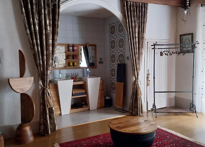 Hotels in Cordes-sur-Ciel