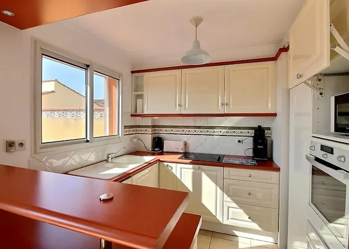 Spacieuse maison pour 6 personnes, proche mer et commerces Valras-Plage avec Piscine