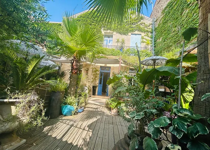 MAISON la BOHÈME Une parenthèse enchantée au cœur du charme, petit-déjeuner de rêve Vias