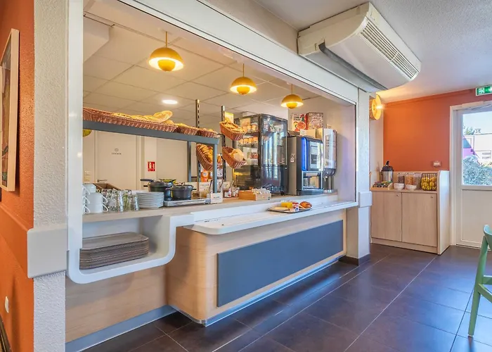 Meyreuil Hotels