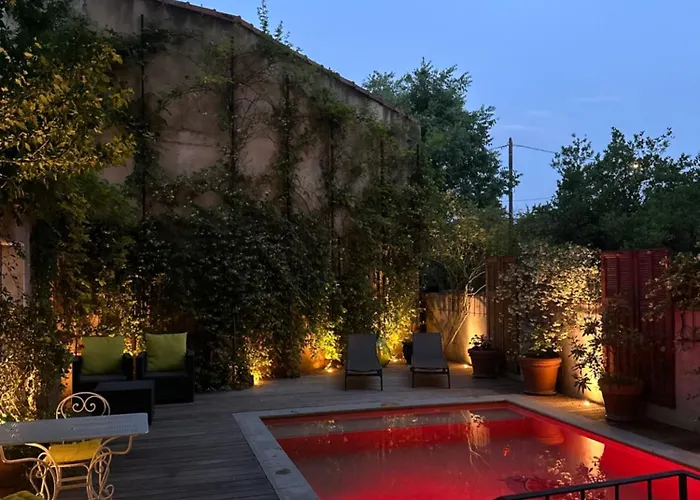 Avignon Campagne Apartment with Pool